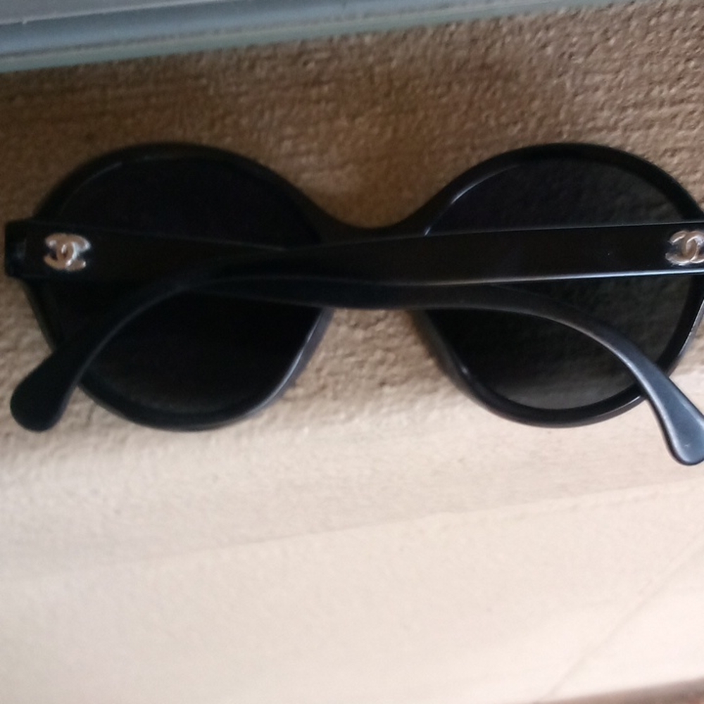 Chanel sunglasses mirror lens authentic Sold as is.Right lens has numbers in len